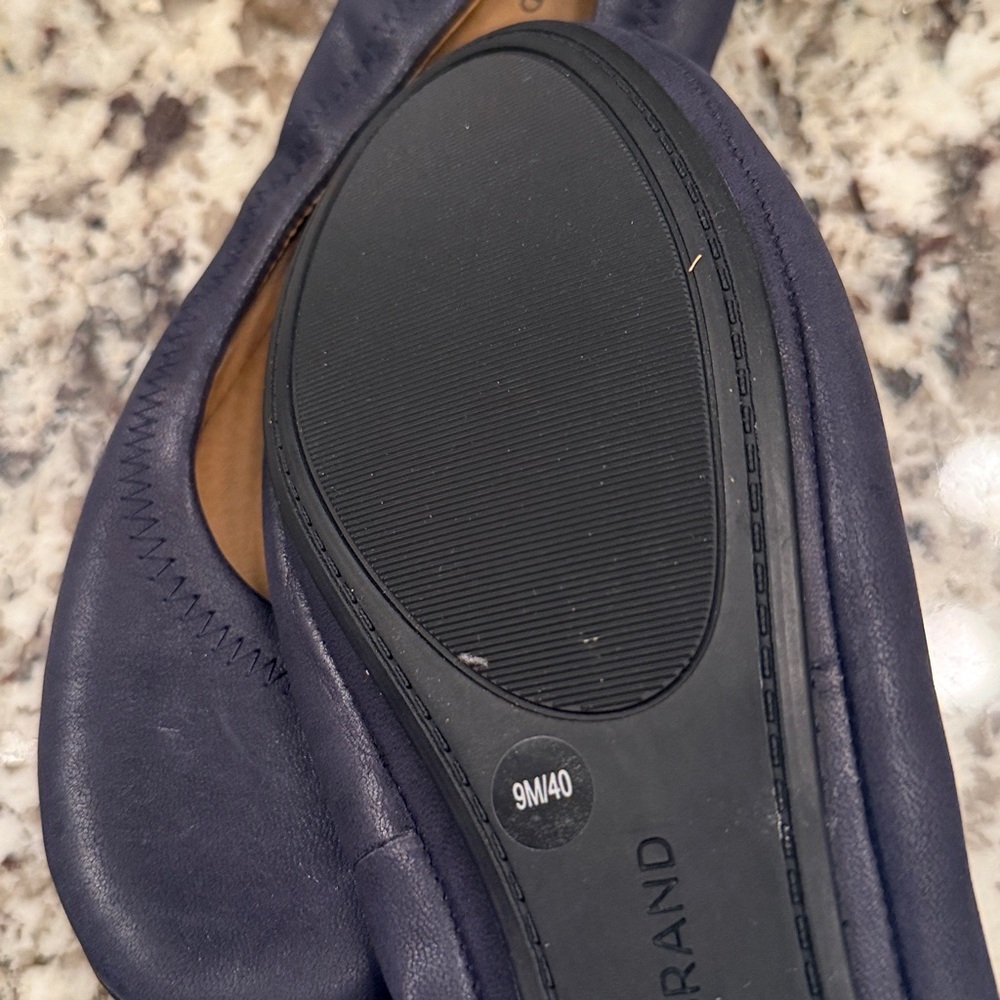 Women's Navy Ballet Flats.. lucky brand .. navy .9M
New - Picture 4 of 4